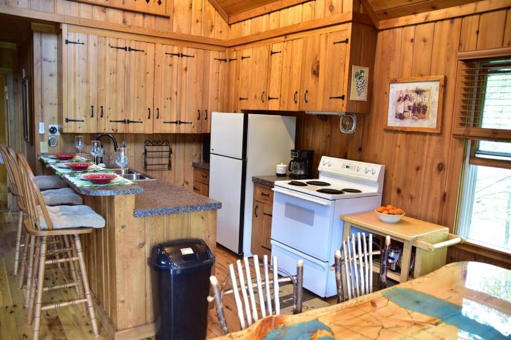 Quiet And Comfy 3Bed/2Bath - Chalet With Hot Tub. Cedar Экстерьер фото