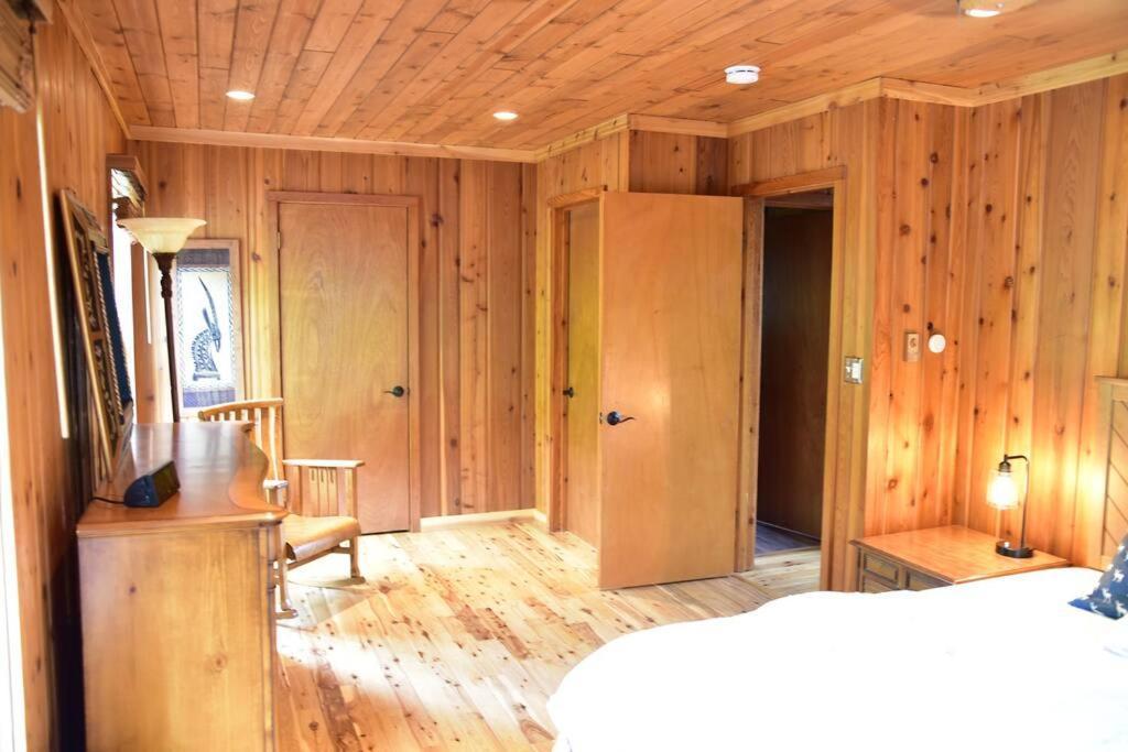 Quiet And Comfy 3Bed/2Bath - Chalet With Hot Tub. Cedar Экстерьер фото