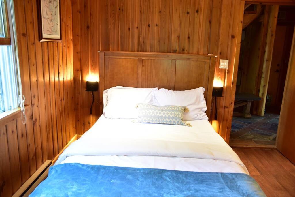 Quiet And Comfy 3Bed/2Bath - Chalet With Hot Tub. Cedar Экстерьер фото