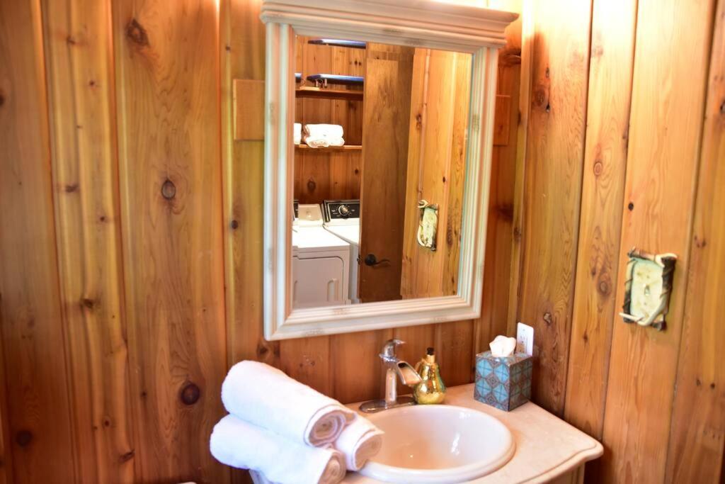 Quiet And Comfy 3Bed/2Bath - Chalet With Hot Tub. Cedar Экстерьер фото