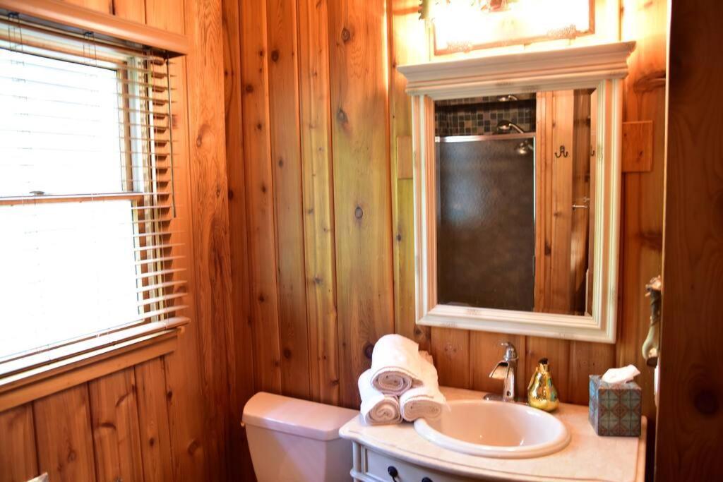 Quiet And Comfy 3Bed/2Bath - Chalet With Hot Tub. Cedar Экстерьер фото