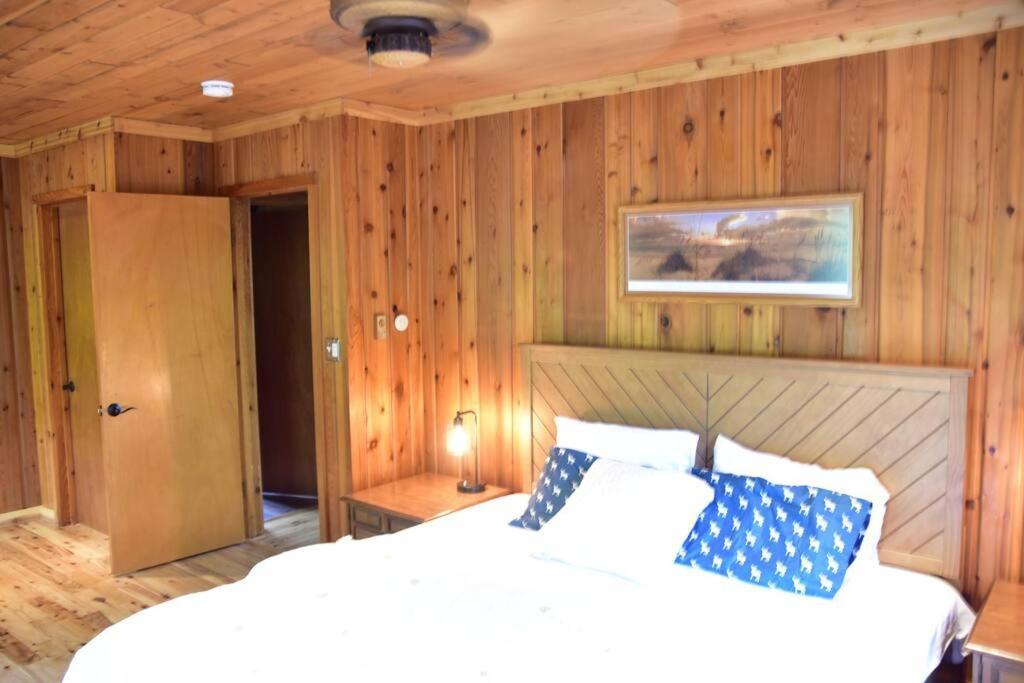 Quiet And Comfy 3Bed/2Bath - Chalet With Hot Tub. Cedar Экстерьер фото